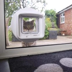 Sureflap DualScan Microchip Cat Flap